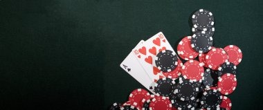 Lucky Twins betting interface showing payout table and stake options